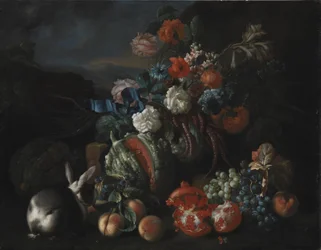 Steinbasis mit Blumen und Früchten