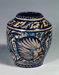 Vase aus der Bushey Heath Töpferei