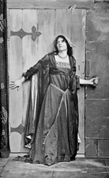 Miss Kitchener als Kate Douglas