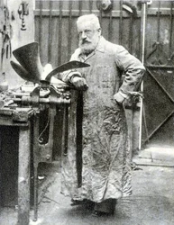 Porträt von Fernand Forest (1851 - 1914), französischer Erfinder (Motor, Autoteile...) - Fotografie