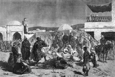 Ein Schlangenbeschwörer auf dem Souk-Platz von Beja in Tunesien