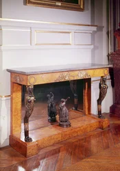 Konsole mit ägyptischer Chimäre