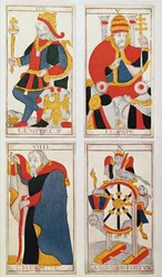Vier Tarotkarten, die Der Kaiser, Der Papst, Der Einsiedler und Das Rad des Schicksals darstellen (farbiger Holzstich)