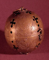 Handwärmer aus dem Mittelalter. 13. Jahrhundert. Paris, Nationalmuseum des Mittelalters, Thermes de Cluny