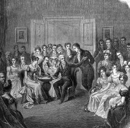 Literarischer Salon im 19. Jahrhundert: François Auguste Parceval de Grandmaison (Parceval Grandmaison, Parceval-Grandmaison) (1759-1834) liest Verse aus seinem Gedicht „Philippe Auguste“ in einem Salon des alten Hotels in Larochefoucauld im Jahr 1824. Gra
