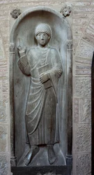 Relief eines Apostels, der Wandelgang
