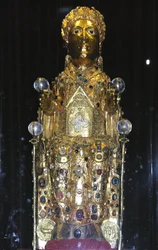 Reliquiarstatue der Hl. Foy, ca. 980 (Gold, Silber, Holz, Edel- und Halbedelsteine)