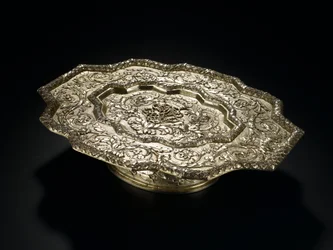 Silbervergoldeter Teller aus dem Lennoxlove-Toilettenset, im Besitz von Frances Teresa Stewart, Herzogin von Richmond und Lennox: Französisch, Paris, 1666 - 1667