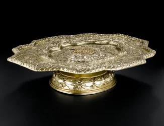 Silbervergoldetes Tablett aus dem Lennoxlove-Toilettenset, im Besitz von Frances Teresa Stewart, Herzogin von Richmond und Lennox: Französisch, Paris, 1666 - 1667