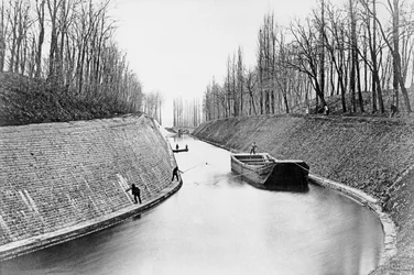 Der Canal du Centre in Génelard