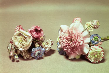 Zwei Sträuße Vincennes-Blumen
