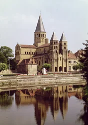 Ansicht der Kirche Notre-Dame, 11.-12. Jahrhundert