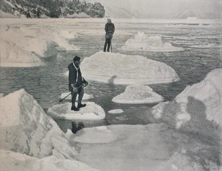 Campbell und Priestley treiben auf Pfannkucheneis, 1912, 1913