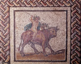 Gallorömische Kunst: Mosaikpflaster, das einen rustikalen Kalender darstellt. Allegorie des Frühlings reitet auf einem Stier. Ende 2., Anfang 3. Jahrhundert n. Chr. Aus Saint-Romain-en-Gal (Rhône). Saint-Germain-en-Laye, Nationalmuseum für Archäologie