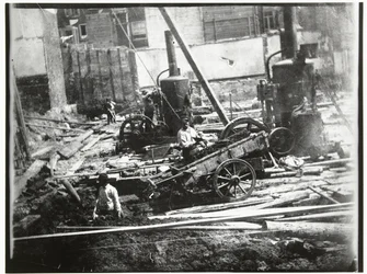 Baugrube für das städtische Bade- und Schwimmhaus an der Heiligeweg in Amsterdam