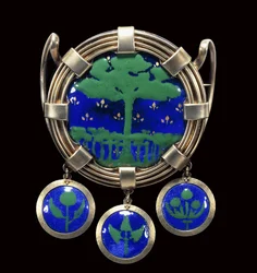 Ein großes silbervergoldetes und emailliertes Ornament