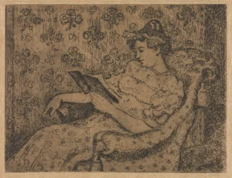 Sitzende Frau beim Lesen