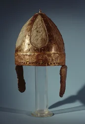 Europäischer Kriegskampfhelm, ca. 500