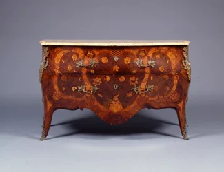 Eine von einem Paar Marketerie- und Parketterie-Kommoden, ca. 1765
