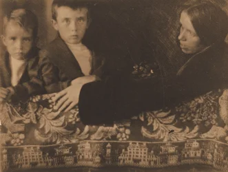 Familiengruppe Mrs. White, Maynard & Lewis