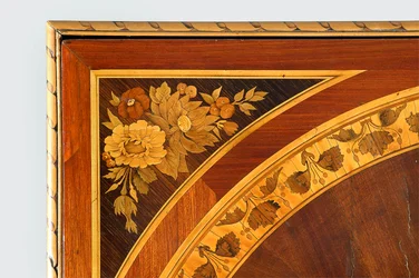 Tischplatte mit Blumeneinlagen (Holz)