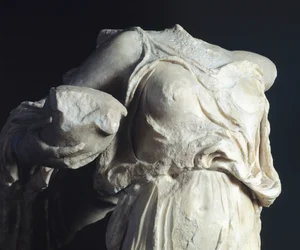 Akroterialfigur, Skulptur aus dem Asklepios-Tempel, Epidaurus, Griechenland, griechische Zivilisation, 4. Jahrhundert v. Chr.
