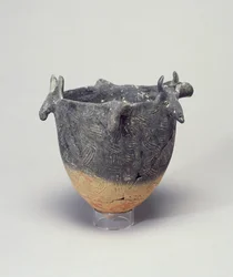 Tulpen-Schale mit Stierköpfen, Zypern, 2400-2200 v. Chr.