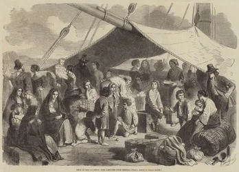Deck eines Schiffes in Ringo mit Flüchtlingen aus Messina