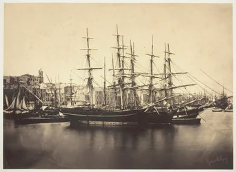 Schiffe im Hafen von Sète