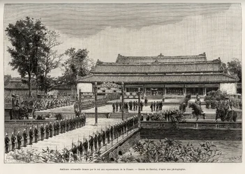 Feierliche Audienz von König Dong Khanh (1864-1889) Kaiser von Annam für die Vertreter Frankreichs in der kaiserlichen Stadt Hue (Vietnam). Gravur von Thiriat zur Illustration der Geschichte Trente mois au Tonkin