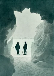 Eine Eishöhle - Zeltinsel in der Ferne, Captain Scott und Wright, ca. 1911