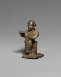 Sitzende Frau, ca. 14.–13. Jahrhundert v. Chr. (Silber)