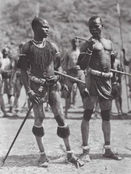 Afrika: Nuba-Rasseltänzer