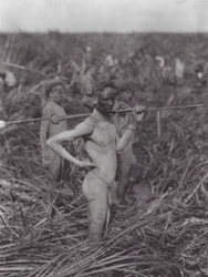 Afrika: Nuer-Krieger im Sumpf