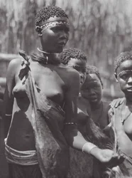 Afrika: Shilluk-Mädchen