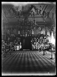 Preise der Kunstvereinslotterie im Rathaus von Wyborg