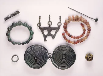 Schmuck gefunden in einem Frauengrab in Hallstatt, keltisch