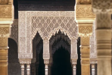 Detail der Bögen im Löwenhof