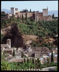Blick auf die Festung und den Palast der Alhambra