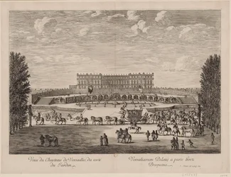 Blick auf den Palast von Versailles vom Garten aus