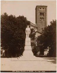 Denkmal für Giuseppe Garibaldi auf der Piazza San Francesco, mit der Kirche St. Franziskus im Hintergrund, Ravenna, Emilia-Romagna, Italien, Fotografie von Pietro Poppi, Bologna, ca. 1900