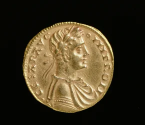 Augustalis von Friedrich II. (1198-1250), Königreich Sizilien und Süditalien, Messina Münze, 1231-50 (Vorderseite)