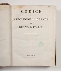 Code Napoléon des Großen für das Königreich Italien, aufgeschlagen auf der Titelseite, veröffentlicht in Mailand, dalla reale Stamperia, 1806