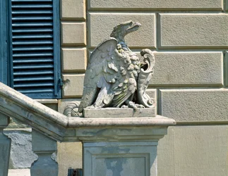 Adler und Wappen, Villa di Celle