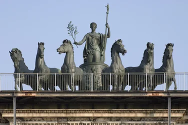 Sechsspänniger Wagen, Detail des Friedensbogens, Mailand, Italien