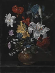 Steingutkrug mit Blumen