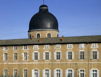 Barockarchitektur: Kuppel des Hotel Dieu (18. Jahrhundert) von Architekt Jacques Germain Soufflot (1713-1780). Macon, Saone-et-Loire.