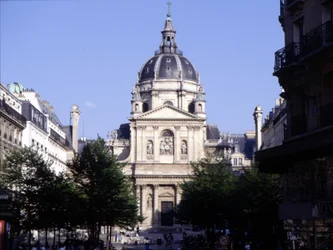 Die Fassade der Sorbonne