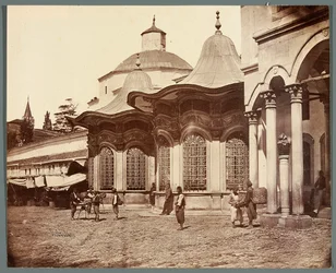 „Brunnen des Sultans Mahmud. Tophane“