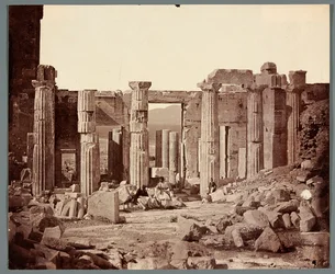 „Innenraum der Propyläen“ [Athen. Akropolis - Propyläen]
